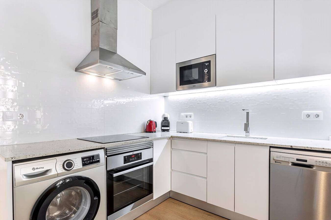 Apartamento entero, Guest Ready - Piso Luminoso en Centro de Valencia in Valencia City Centre, Valencia