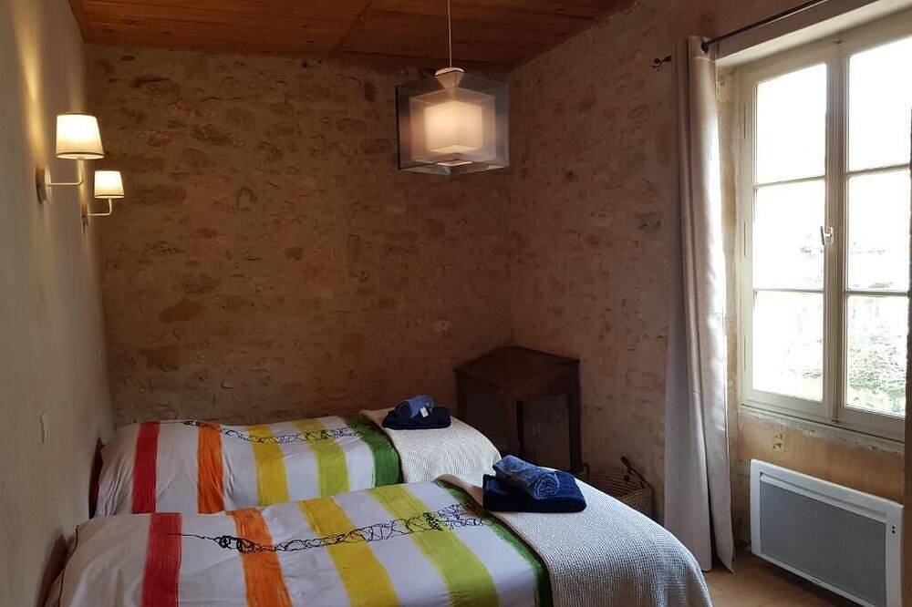 Ganze Wohnung, In the heart of Monpazier beautiful bright apartment located on the 1st floor in Gaugeac, Périgord Pourpre