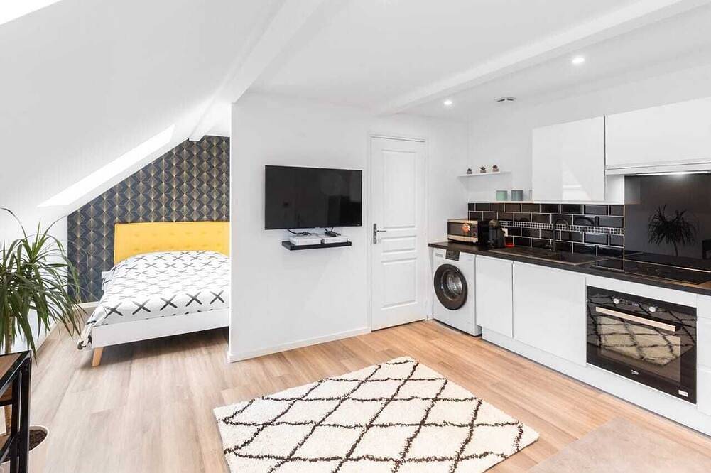 Glam bright apartment 2nd floor in Reims, Marne
