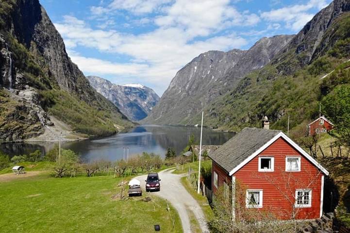 Ferienhaus für 4 Personen, mit Terrasse und Garten in Aurland
