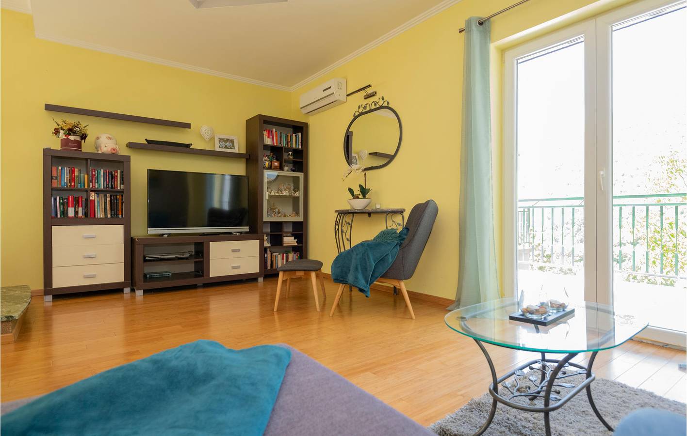 Reizende 2-Zimmer-Wohnung mit Pool, WLAN und Küchenausstattung in Imotski, Makarska Riviera