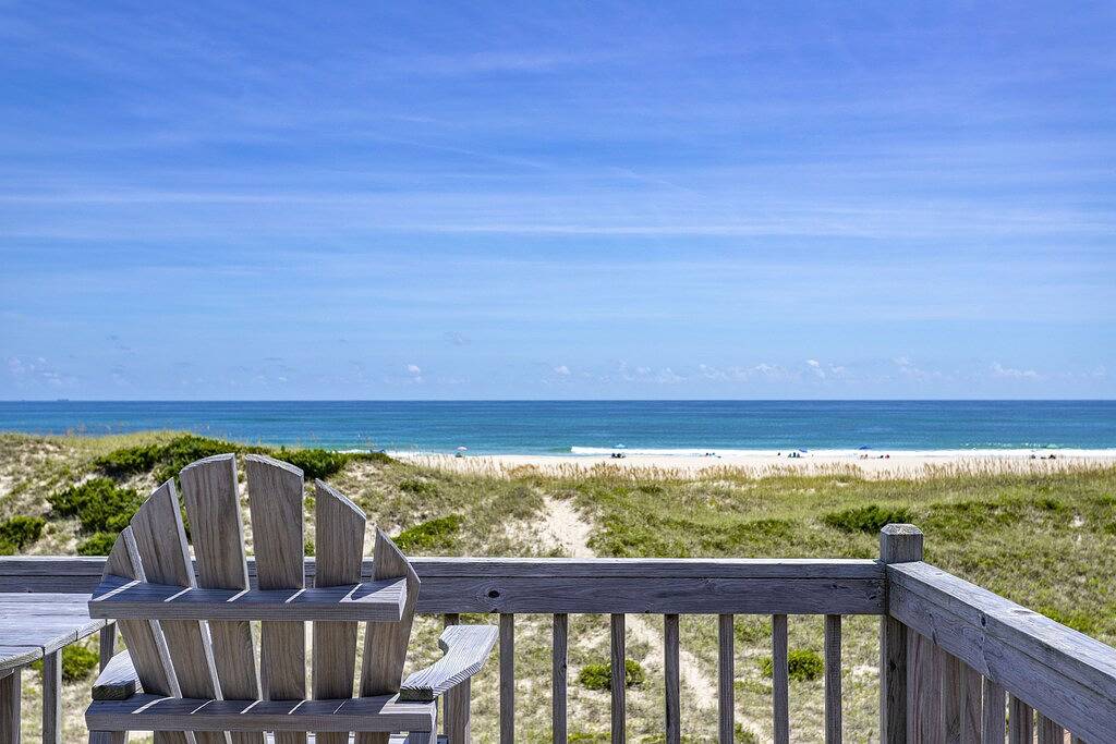 ⭐Hot Tub⭐Newly Furnished⭐️Wide Beaches⭐Incredible Oceanfront Views🌊☀️🐬Sunrises in Avon (NC), Pamlico Sound
