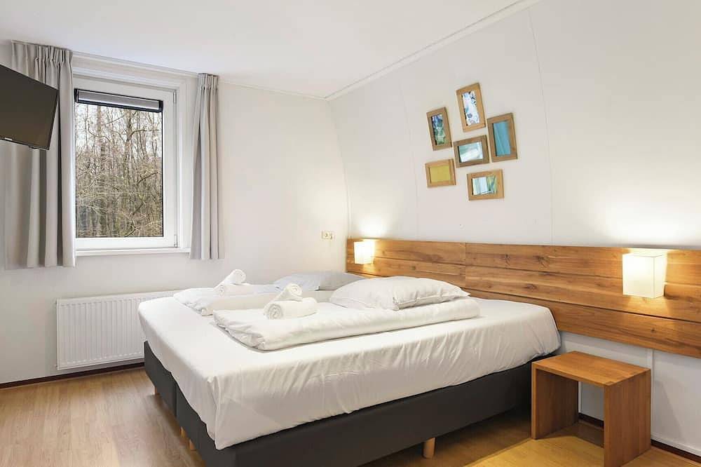 Luxury 12-person bungalow in Drenthe