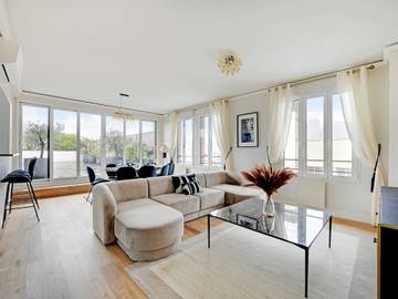 Gîte pour 8 personnes, avec balcon/terrasse, adapté aux familles à Courbevoie