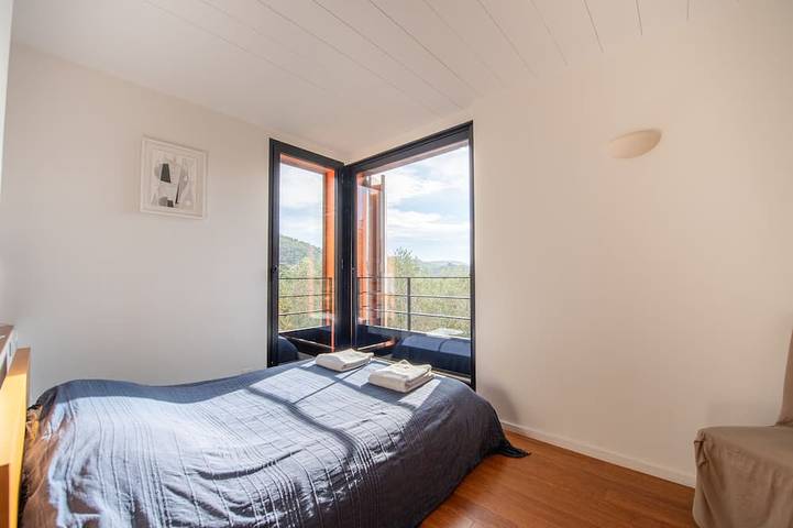 Location de vacances pour 8 personnes, avec jardin et terrasse dans Plage de Gigaro - 3