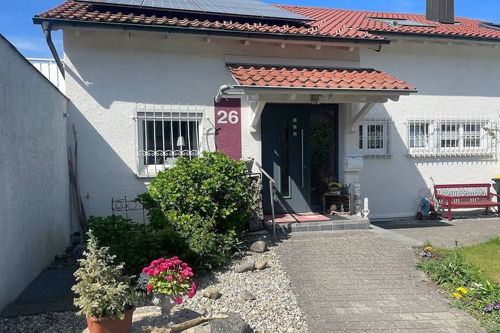 Ganze Wohnung, Fewo in Ruhiger Lage m. Südbalkon Nahe Ravensburg, Spieleland und Bodenseeregion in Ravensburg, Region Bodensee-Oberschwaben