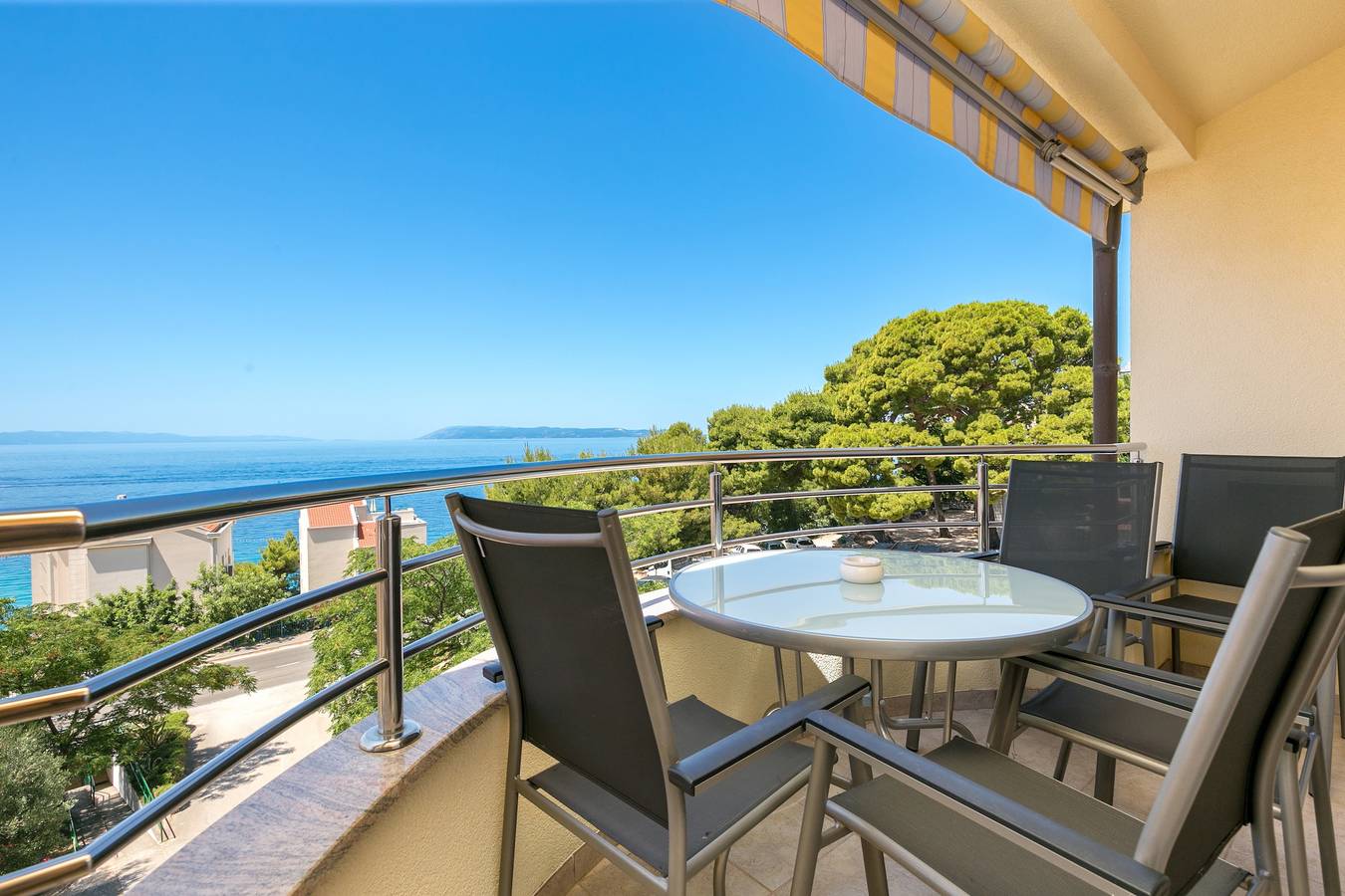Entire apartment, One bedroom apartment with balcony and sea view Tučepi, Makarska A-24643-b in Tucepi, Makarska Riviera