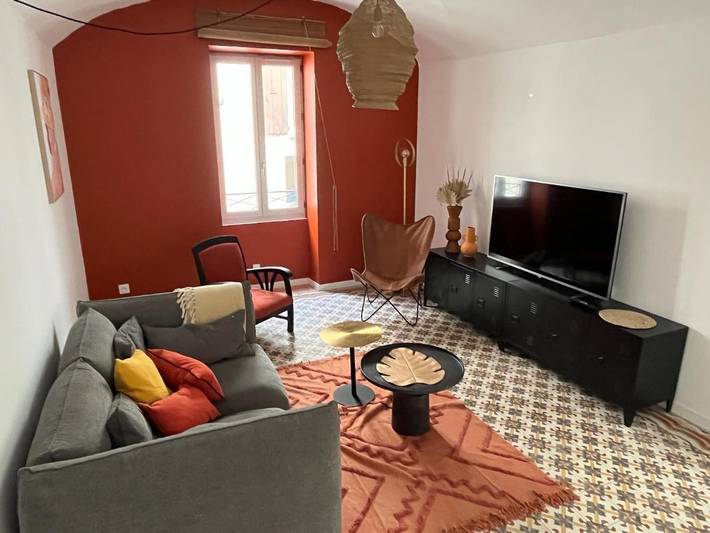 Vakantiewoning voor 4 personen, with Balkon and Terras as well as Whirlpool in Barjac