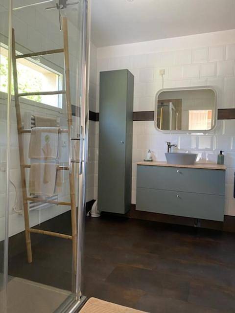 Double Room with Private Bathroom in Hautot-sur-Mer, Région de Dieppe