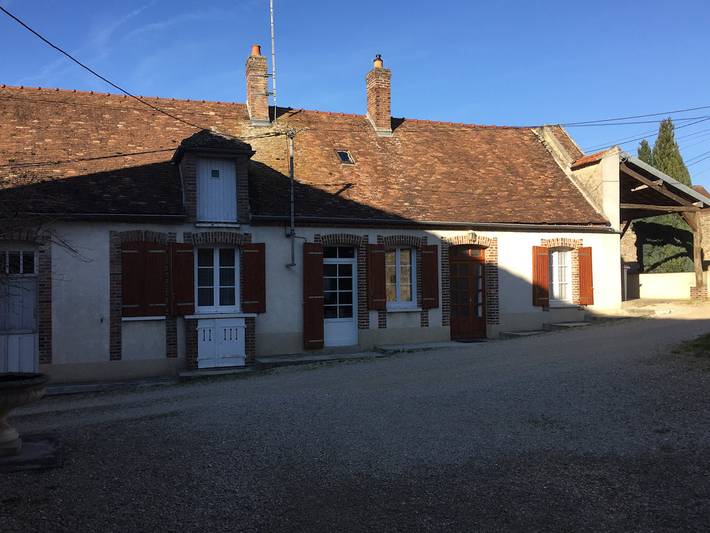 Gîte pour 5 personnes, avec terrasse à Fontaine-Mâcon