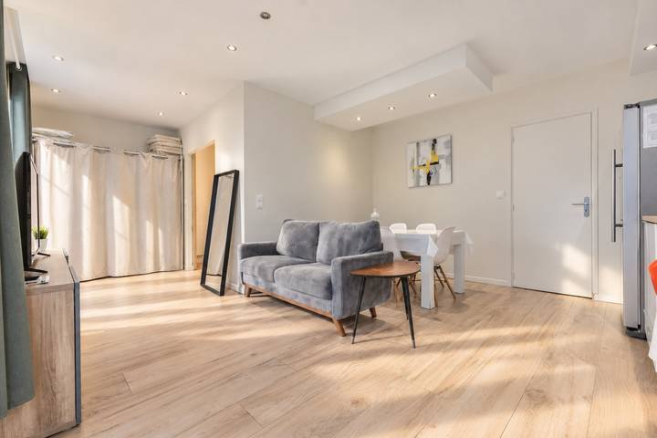 Entire apartment, Beachfront Apartment with Terrace, Biarritz in Biarritz, Bayonne region