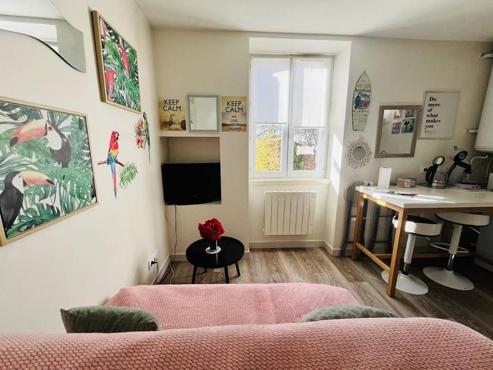 Gîte pour 4 personnes, avec terrasse à Rives