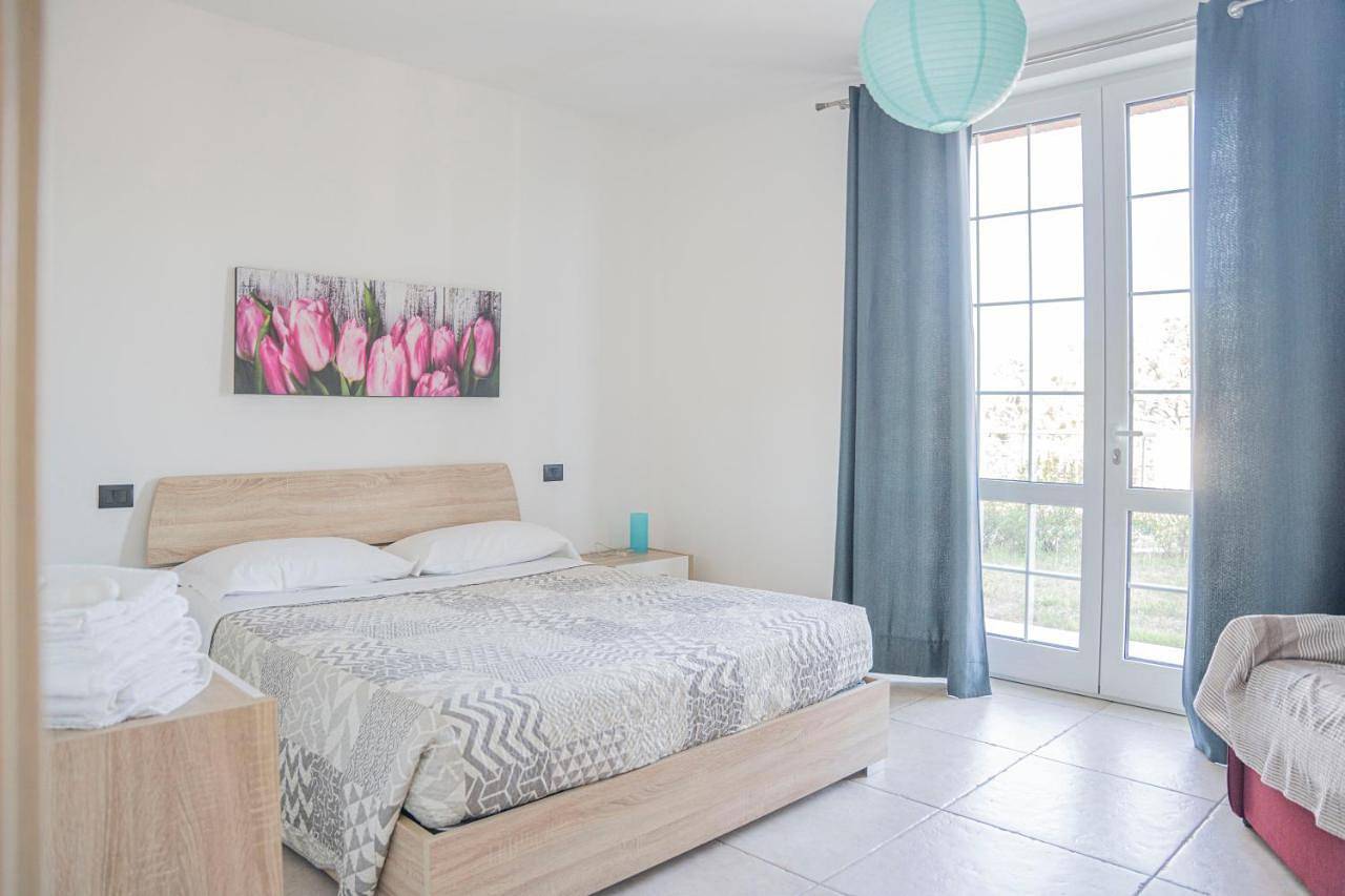 Appartamento intero, 065 - Villa Letizia, Elegante 2 Piscina e Natura, 10 minuti da Mare e Spiaggie in Casarza Ligure, Riviera di Levante
