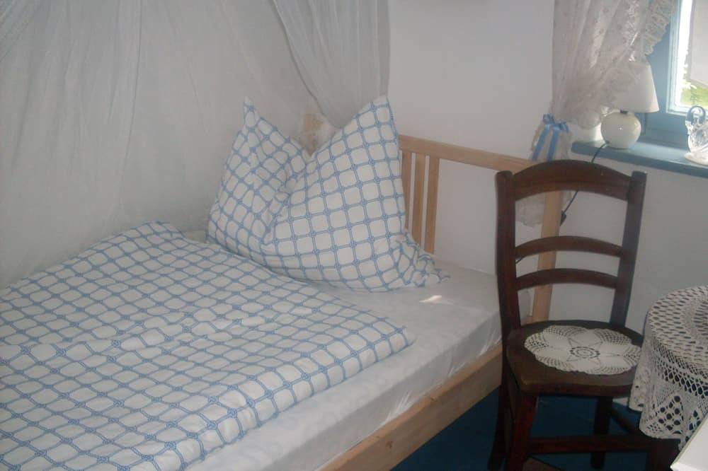 Ganze Wohnung, Romantische Ferienhaus (69 qm) für bis zu 2 Personen in Weiden in der Oberpfalz, Naturpark Nördlicher Oberpfälzer Wald