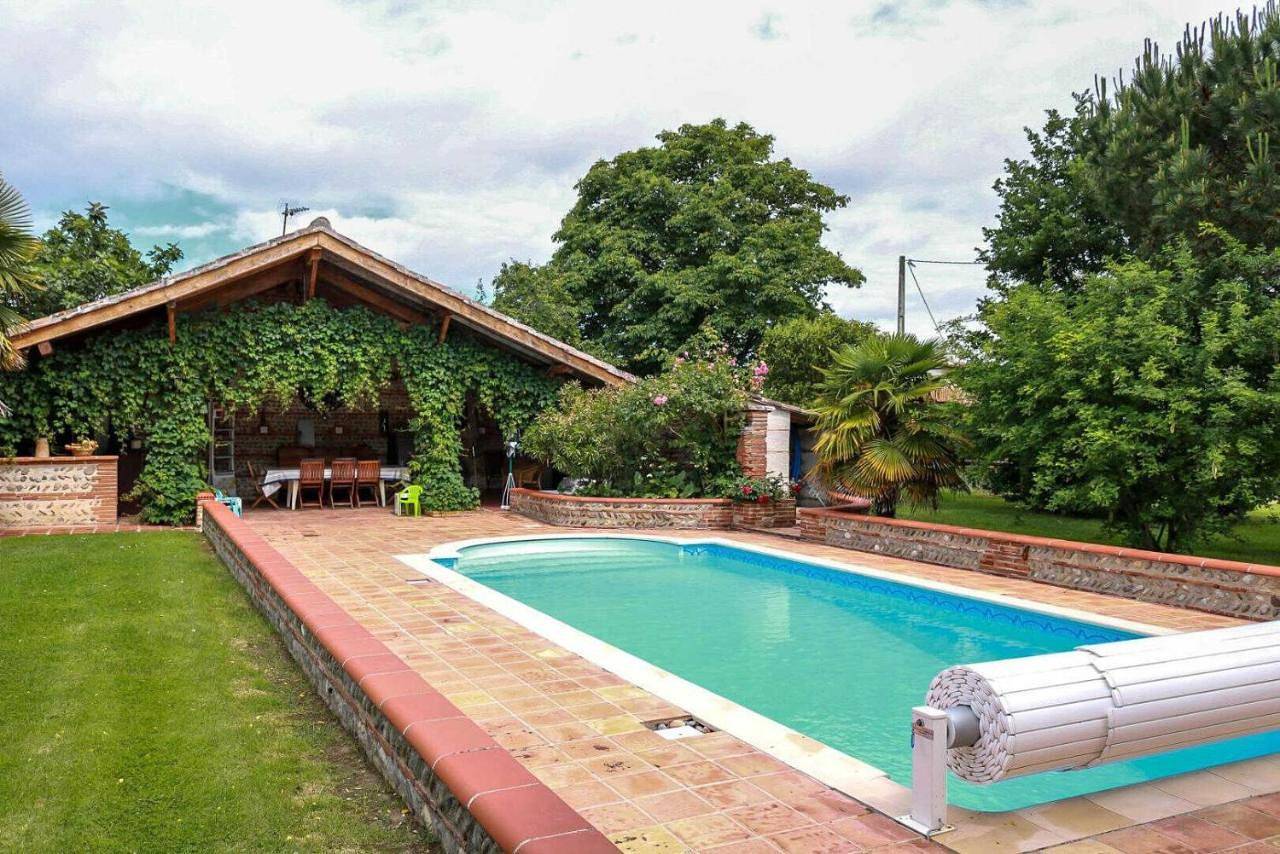 Family Room in Grazac, Haute-Garonne