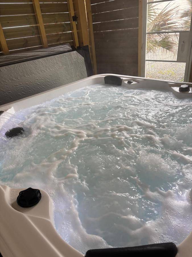 Location de vacances pour 12 personnes, avec sauna et jacuzzi ainsi que piscine et jardin dans Jaunay-Marigny - 3