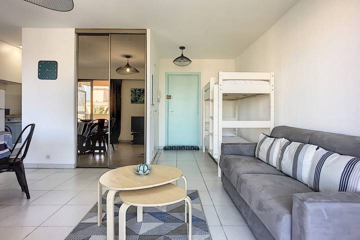 Monolocale intero, Monolocale per 4 persone con balcone in Antibes, Costa mediterranea (Francia)
