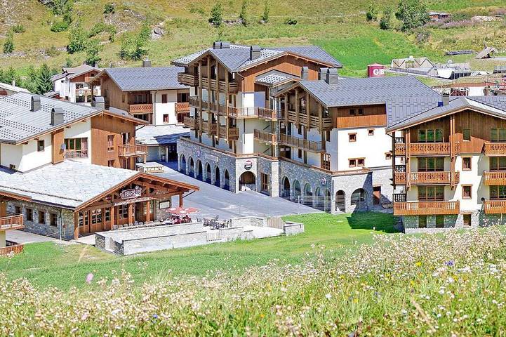 Ferienwohnung für 10 Personen, mit Balkon und Whirlpool sowie Pool und Sauna in Rhone-Alpes