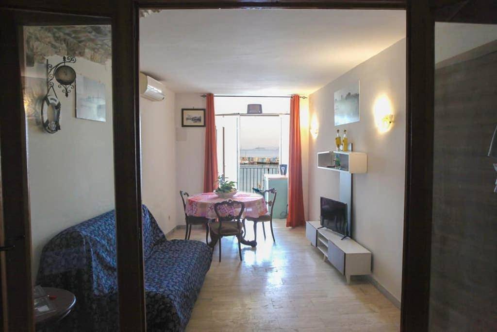 Appartement entier, Apartment with Balcony in Procida, Province de Naples