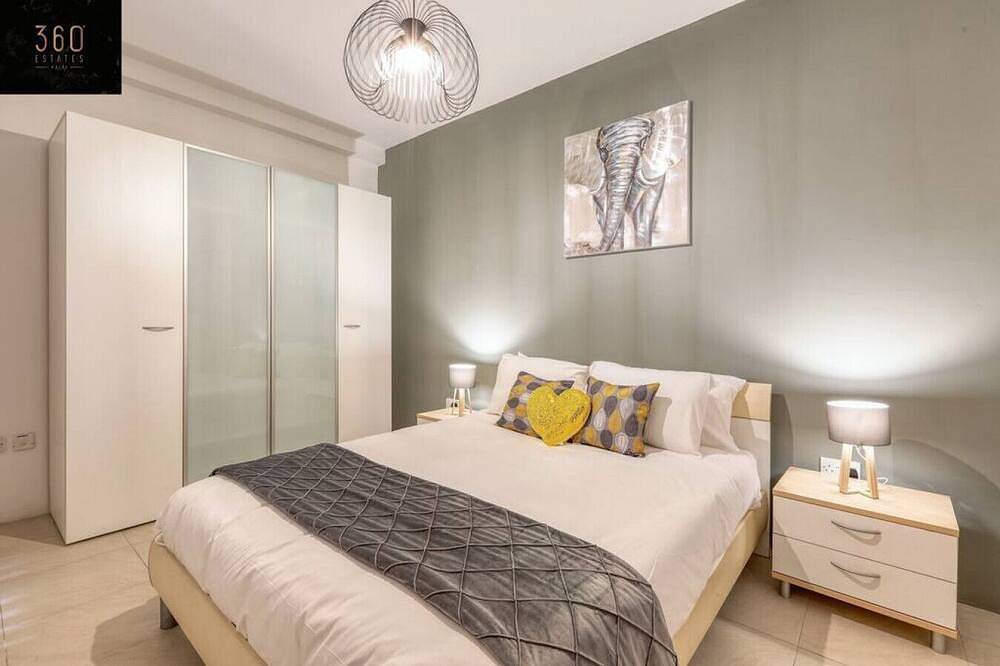 Geheel appartement, Wonderful designer 2Br home with large Sofa and Tv in Paceville, San Giljan