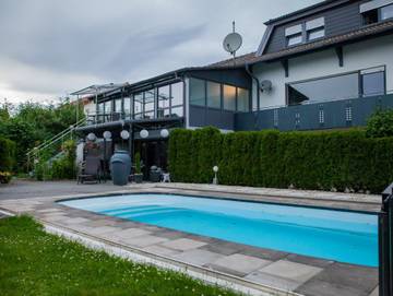 Ferienwohnung für 4 Personen, mit Terrasse und Pool sowie Garten und Sauna, kinderfreundlich in Strullendorf