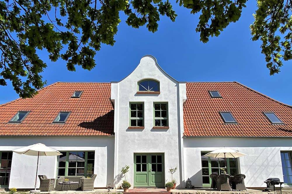 Ganze Wohnung, Ferienwohnung Feldhase - Gutshaus Kranichflug in Kenz-Küstrow, Vorpommern