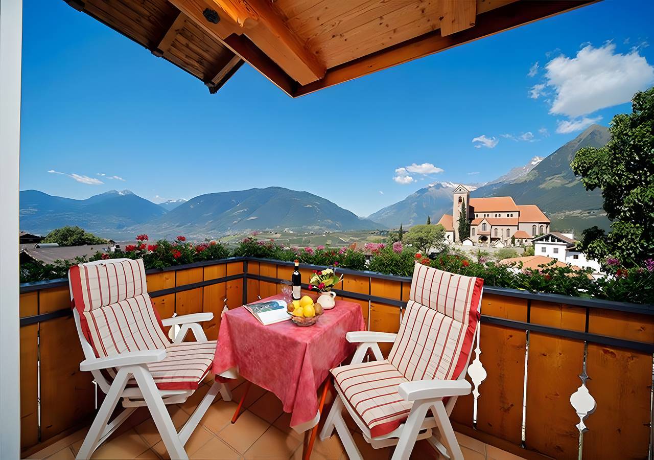 Ganze Wohnung, Ferienwohnung 'Appartement Wieser A' mit Bergblick, Gemeinschaftsgarten und Wi-Fi in Schenna, Sarntaler Alpen
