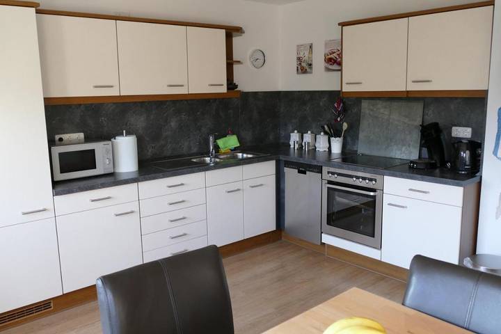 Ferienwohnung für 2 Personen, mit Ausblick und Garten sowie Kinderpool, kinderfreundlich