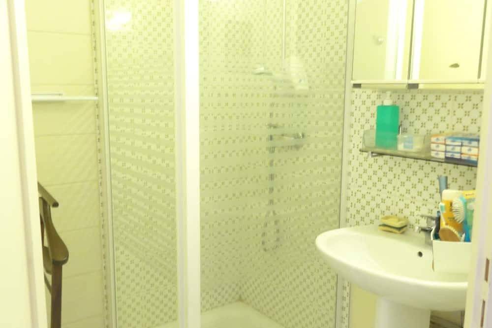 Entire apartment, App. 93m2 bright calm tt comfort, terrace, garage, hyper-center, close station in Annecy, Annecy (commune)