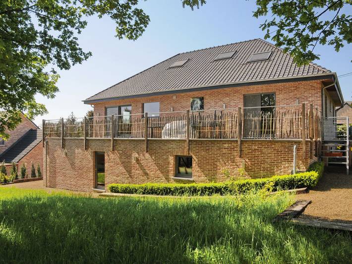 Vakantiehuis voor 15 personen, met Terras en Tuin in Somme-Leuze