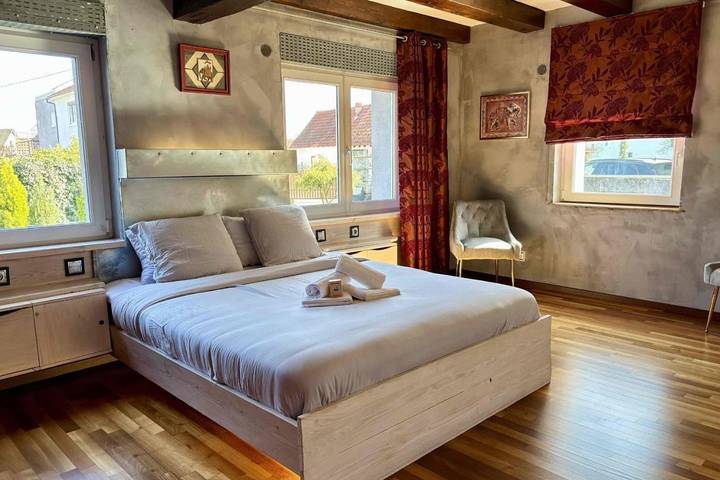 Gîte pour 11 personnes, avec terrasse à Kilstett - 2