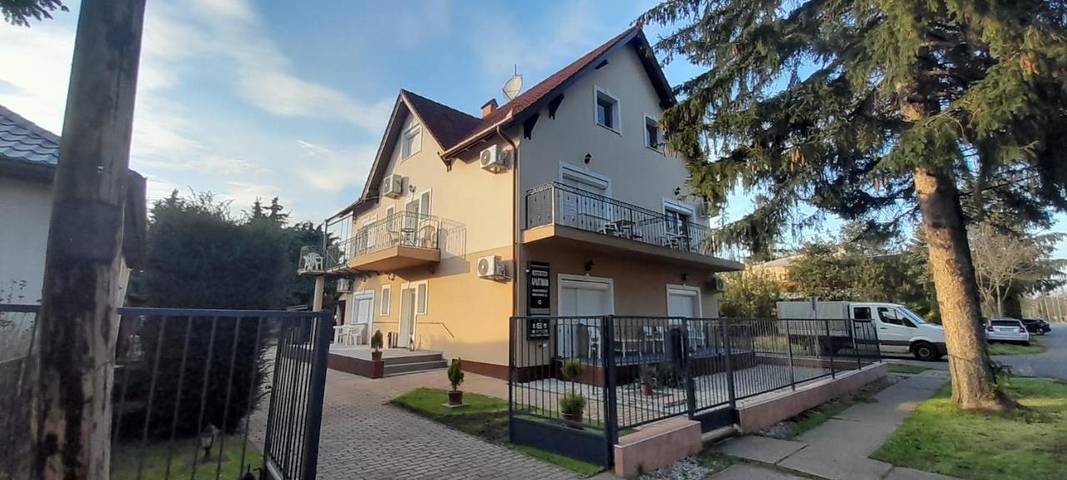 Apartament wakacyjny dla 13 osób, z widok i taras oraz ogród w Hajdúszoboszló