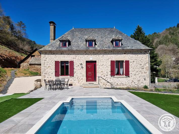 Vakantiehuis voor 6 personen, with tuin and uitzicht as well as zwembad in Argentat