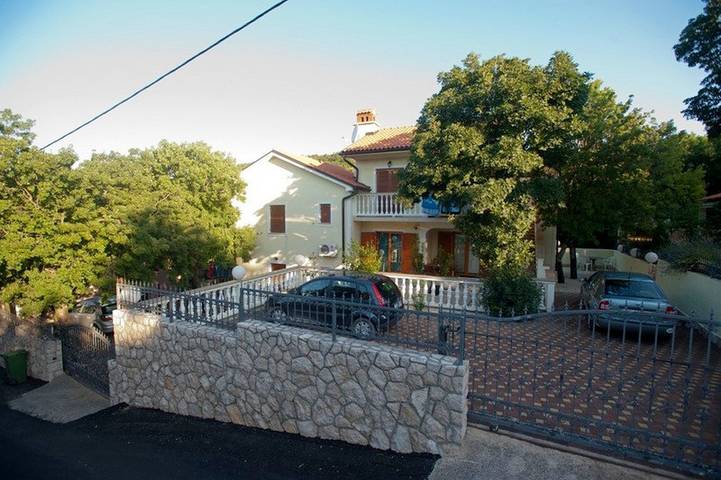 Ganze Wohnung, Apartman s terasom in Povile, Primorje-Gorski Kotar