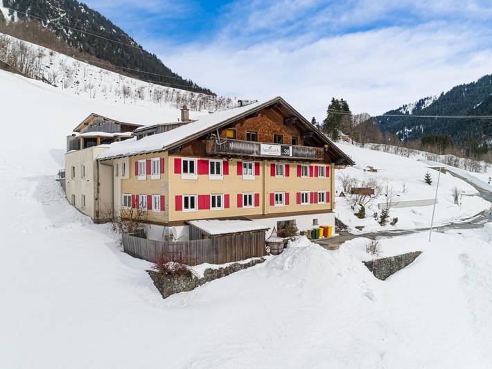 Ferienwohnung für 4 Personen, mit Terrasse in Klösterle am Arlberg