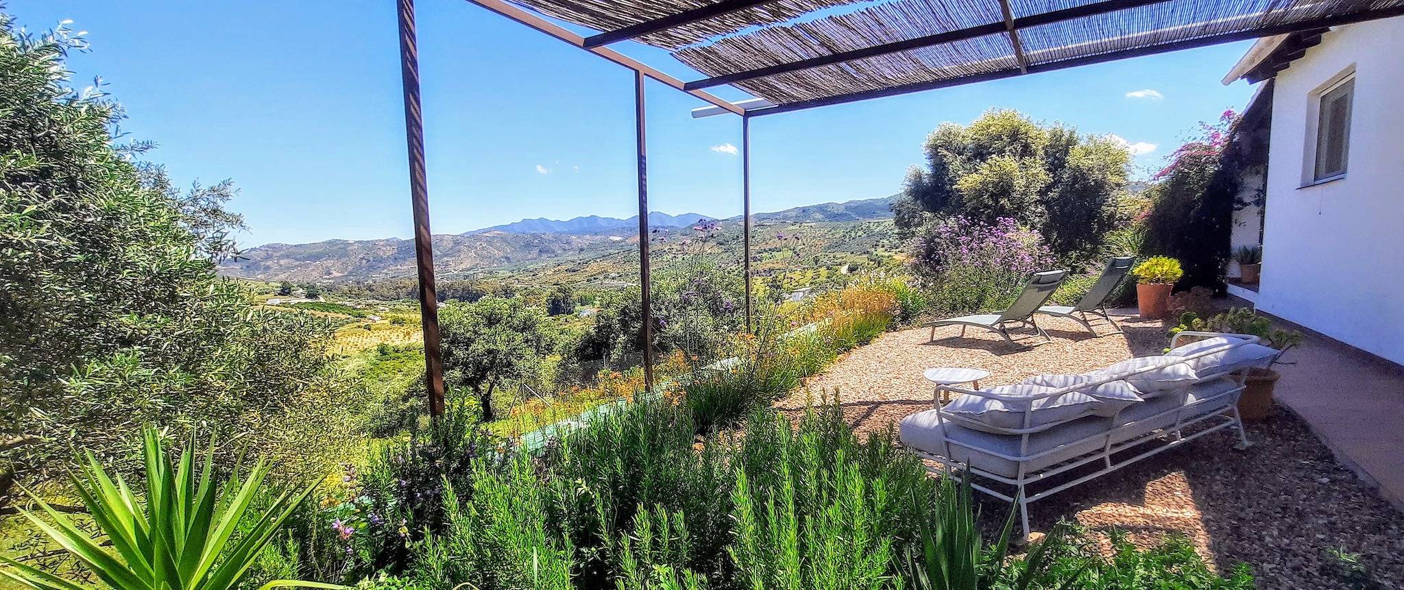 Holiday Home 'Paradise in Andalusia' with Mountain View, Wi-Fi and Air Conditioning in Tolox, Sierra de las Nieves