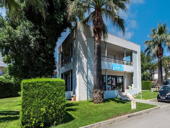 Gîte pour 4 personnes, avec piscine et balcon dans Port de Cannes Marina