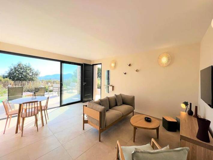 Gîte pour 4 personnes, avec piscine à Afa - 2