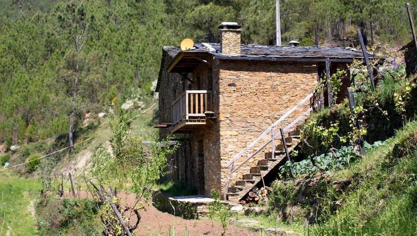 Apartamento de férias para 4 pessoas, com varanda e jardim e ainda vista em Seia