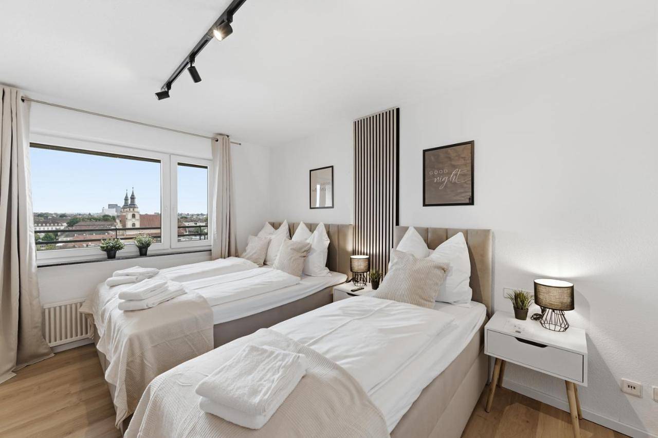Ganze Wohnung, Malu Rooms - Über den Dächern der Stadt, Zentrum, Parkhaus, Panorama, Terrasse, höchste Fewo der Stadt in Ludwigsburg, Landkreis Ludwigsburg
