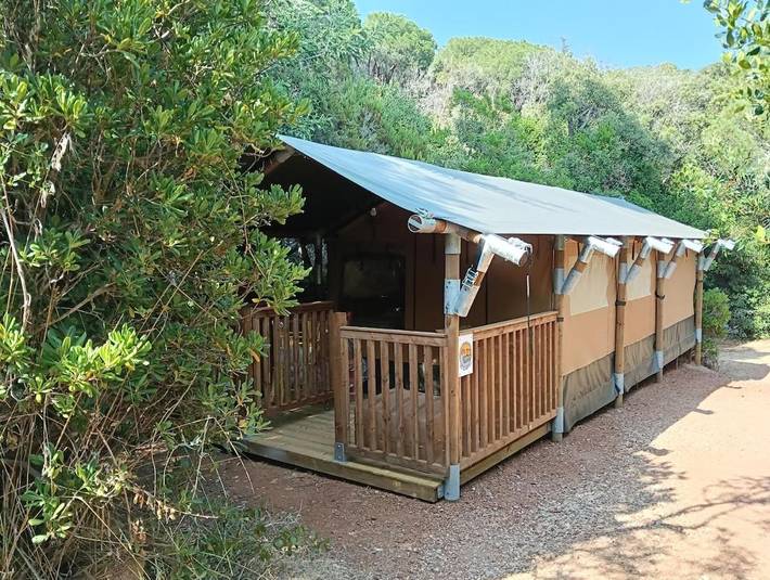 Glamping per 5 persone, con piscina e terrazza sull' Isola d'Elba