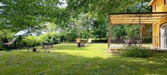 Chalet pour 4 personnes, avec terrasse ainsi que jardin et vue, animaux acceptés dans la Creuse