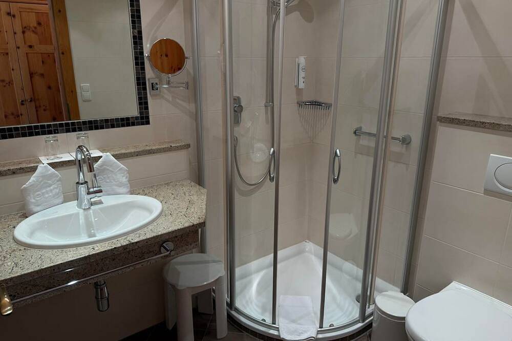 Doppelzimmer \"Zirbenholz\" - Hotel Neuwirt in Brandenberg, Kaisergebirge