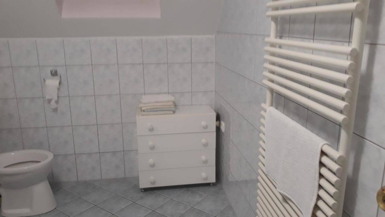 Ganze Wohnung, Szalóky Apartmanház in Gyenesdias, Balaton Hochland Nationalpark