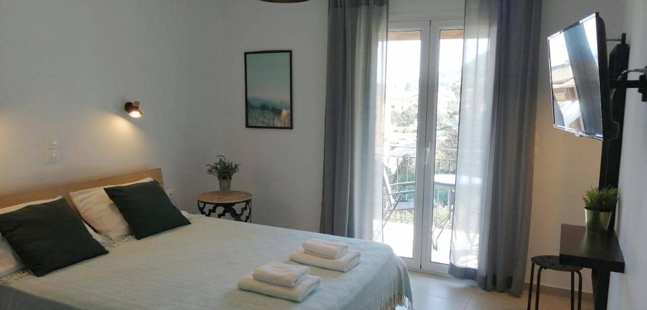 Iliana Studios in Benitses, Corfu, Corfou