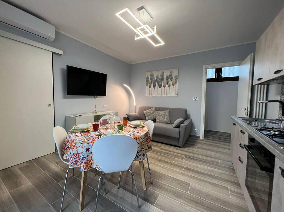 Casa Duilia centro storico in Padenghe sul Garda, Gardasee-Berge