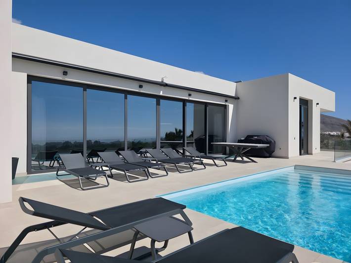 Villa für 14 Personen, mit Garten - 1