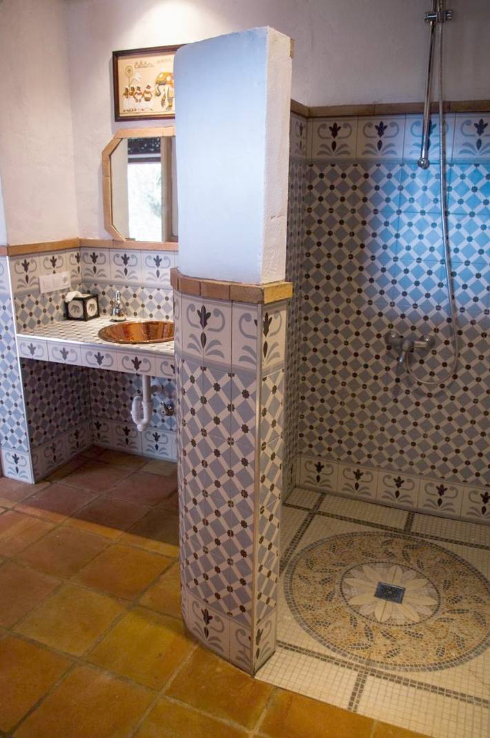 Location de vacances pour 2 personnes, avec terrasse et piscine ainsi que vue et jardin à Jimena de la Frontera - 3