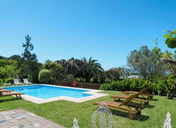 Parc de vacances pour 6 personnes, avec jardin ainsi que piscine et jacuzzi dans Afife