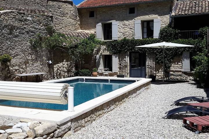 Location de vacances pour 8 personnes, avec terrasse à Beaumont-du-Ventoux